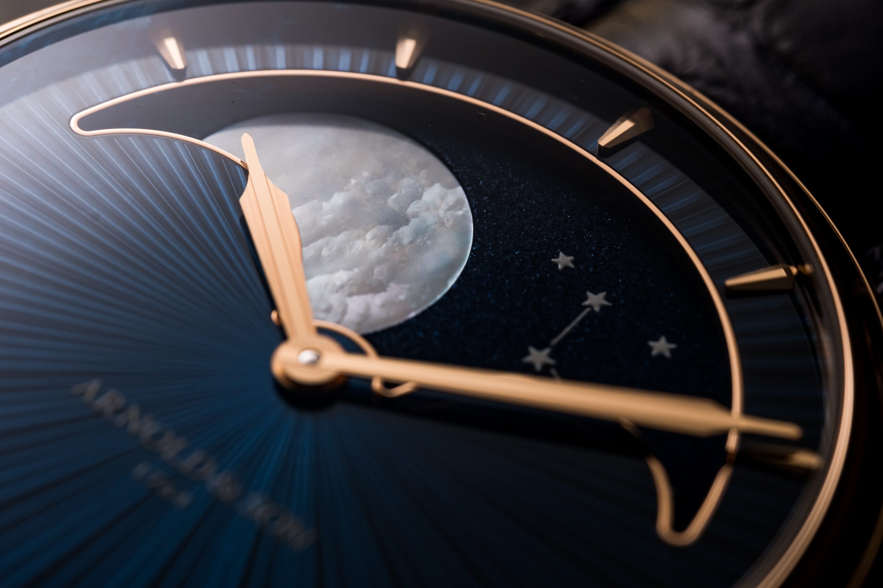 Photo of Perpetual Moon 41.5 Red Gold