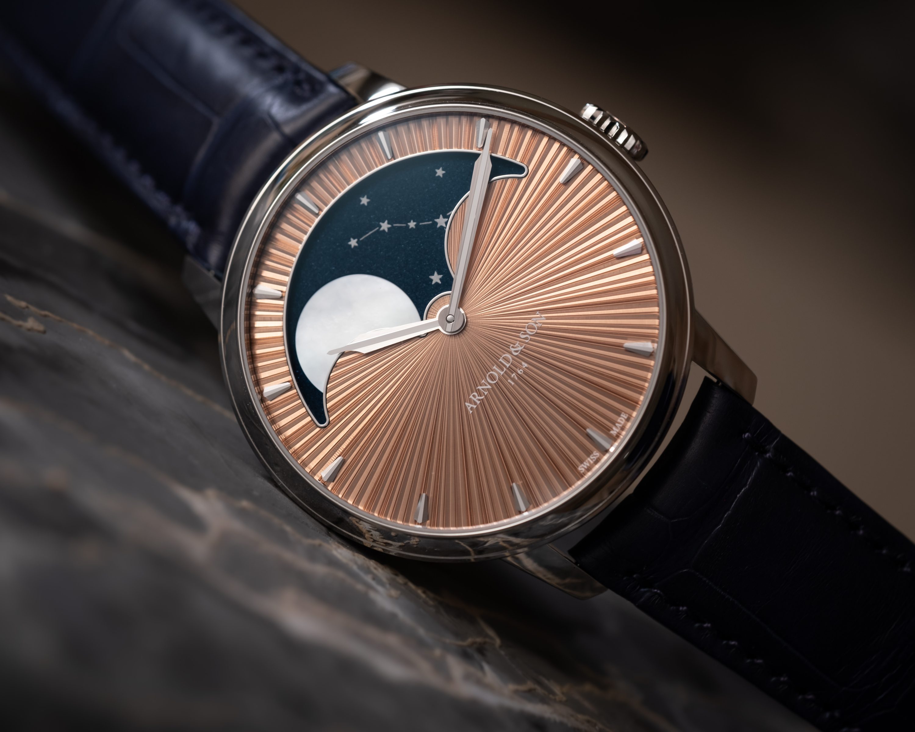 Photo of Perpetual Moon 41.5 Platinum