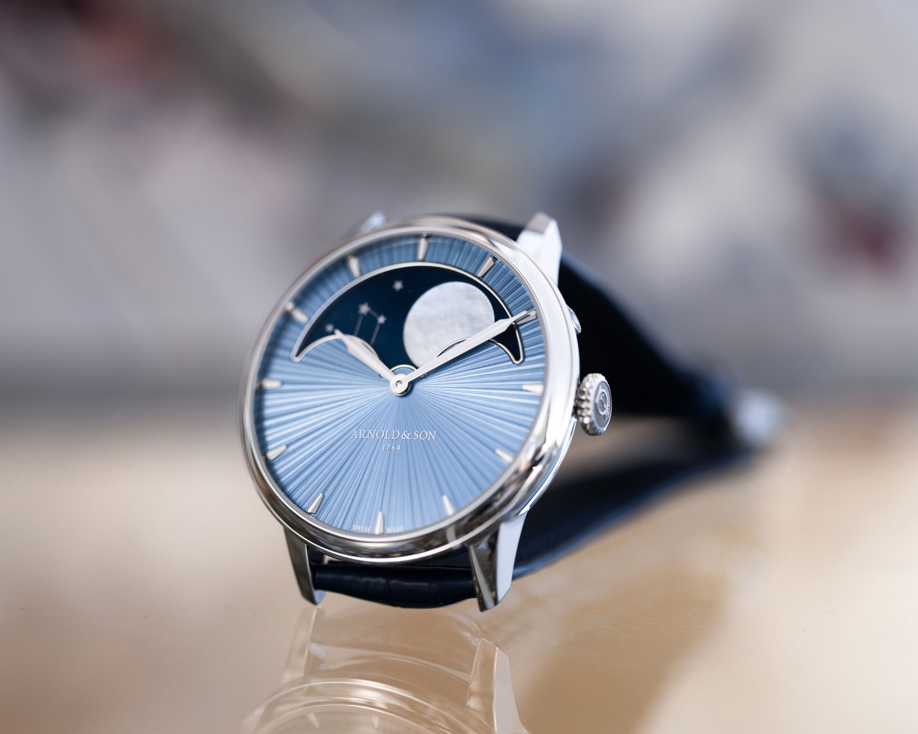 Photo of Perpetual Moon 41.5 Platinum
