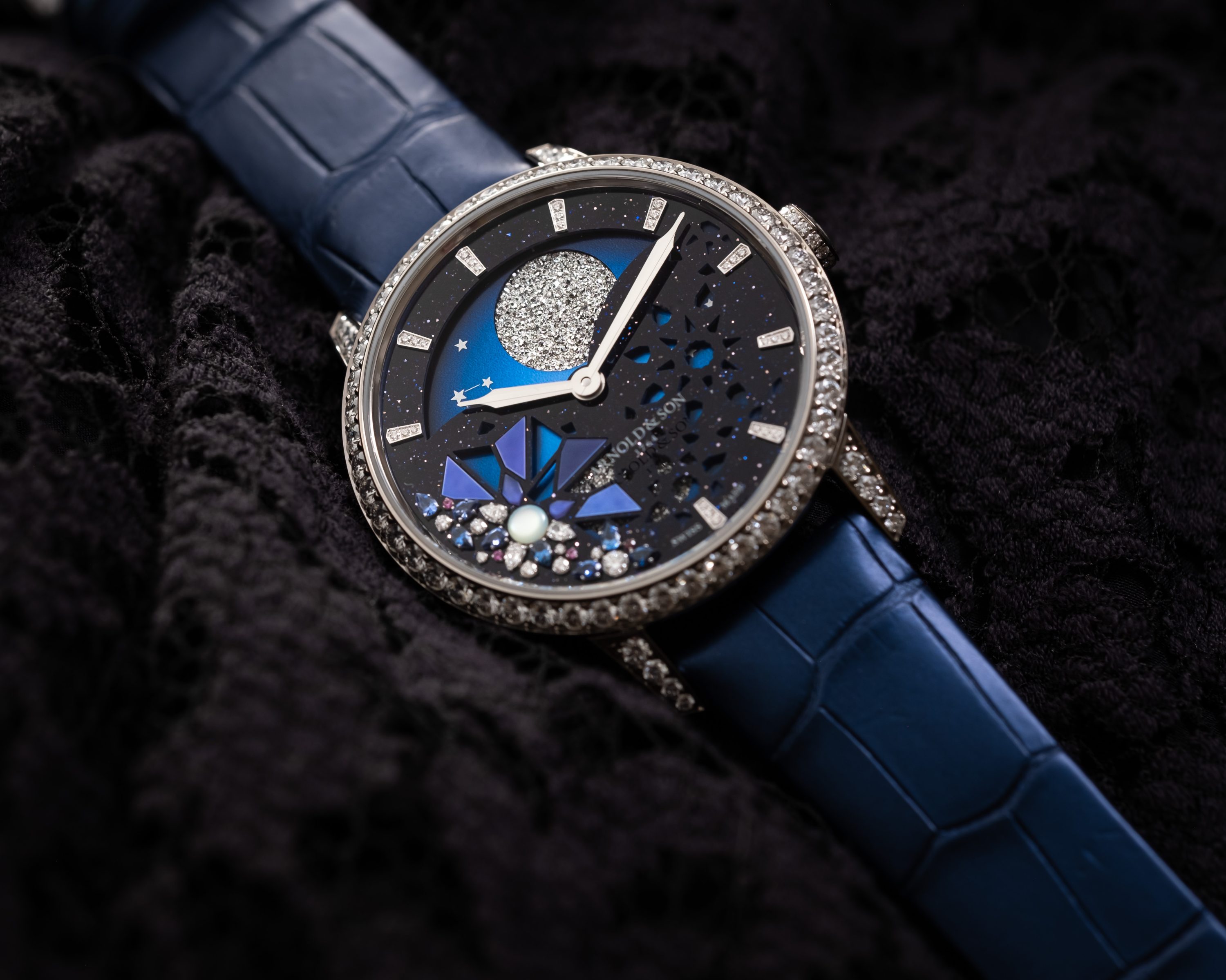 Photo of Perpetual Moon 38 White Gold "Eclipse I"