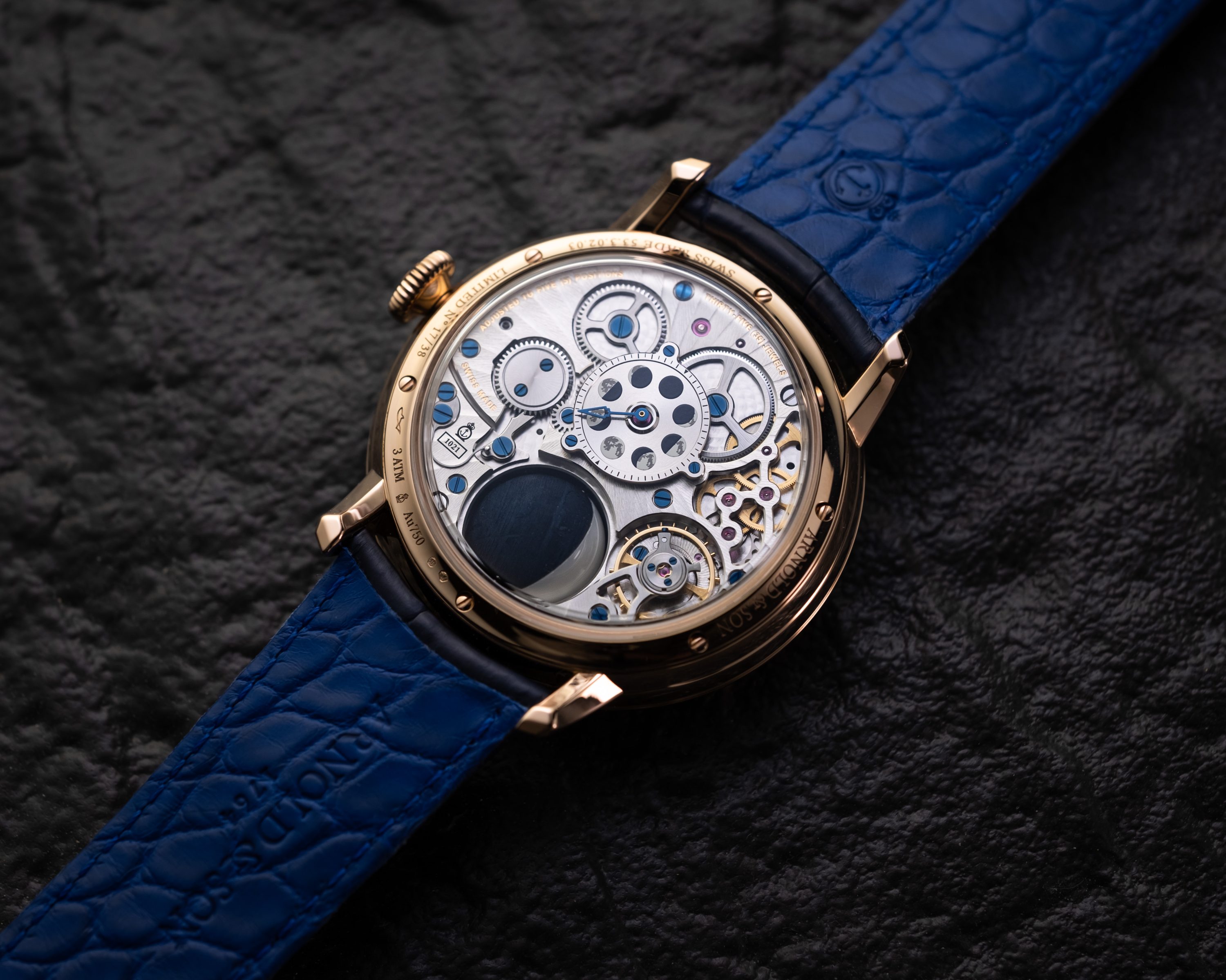 Photo of Luna Magna Red Gold