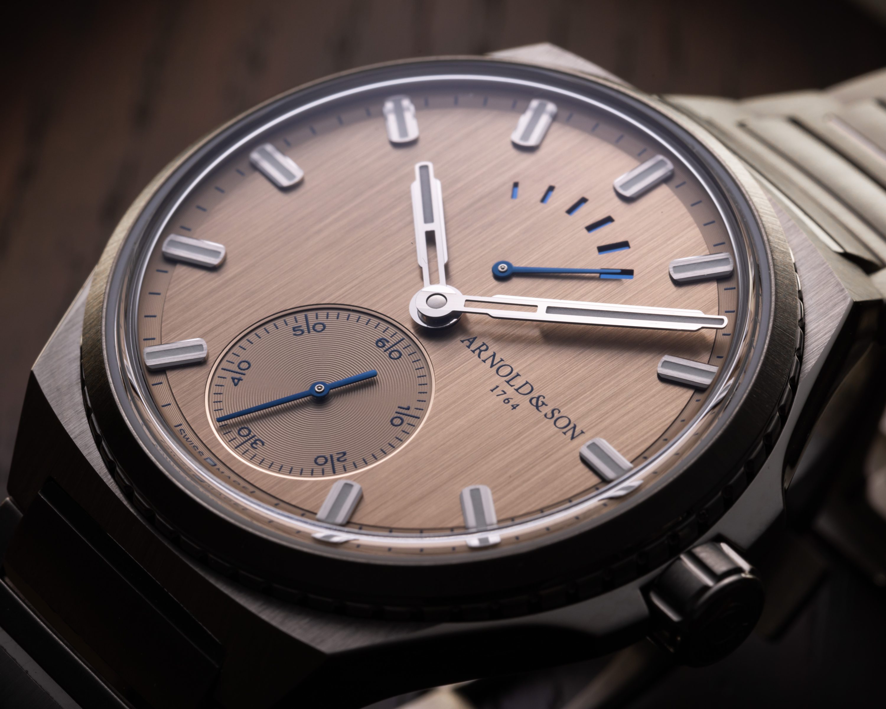 Photo of Longitude Titanium