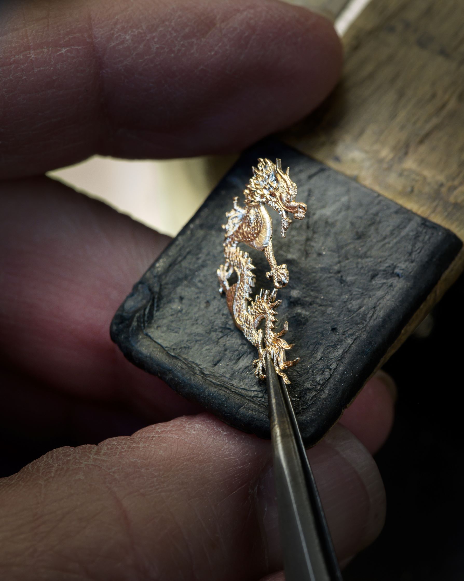 Photo of Ultrathin Tourbillon Red Gold "Dragon & Phoenix"